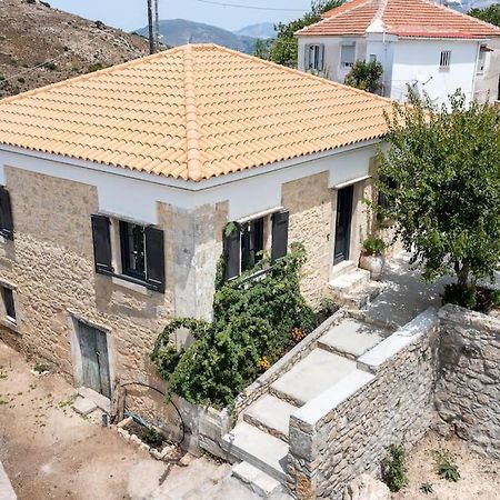 Villa Aiolia Kondoyenadha Luaran gambar