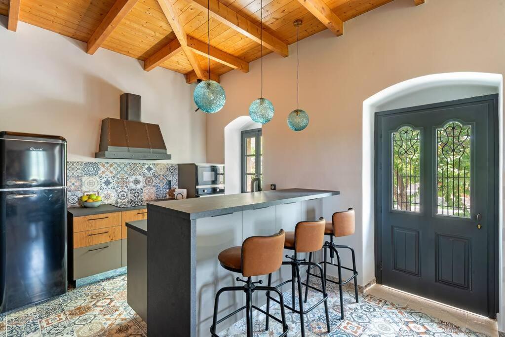 Villa Aiolia Kondoyenadha Luaran gambar