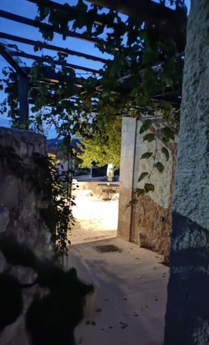 Villa Aiolia Kondoyenadha Luaran gambar