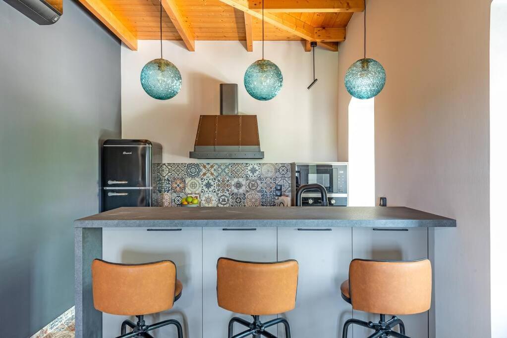 Villa Aiolia Kondoyenadha Luaran gambar