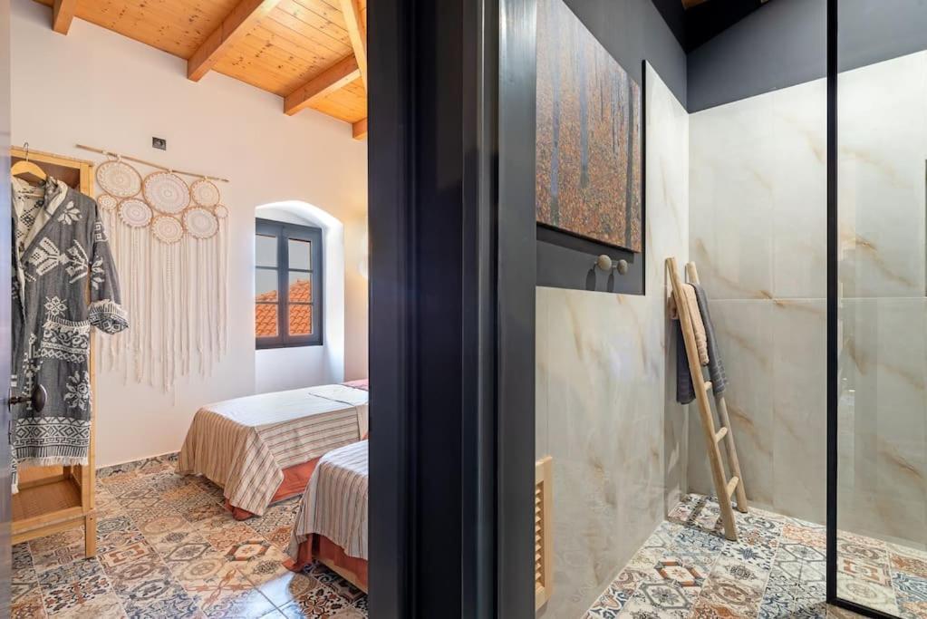 Villa Aiolia Kondoyenadha Luaran gambar